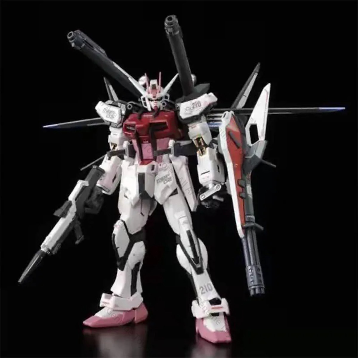 متوفر في المخزون: مجسمات أنمي  - مراجعة Bandai Model Gundam Rg وسعره